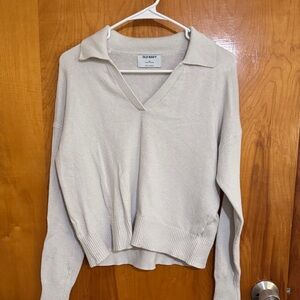 Old Navy Women's V-Neck Cream Sweater